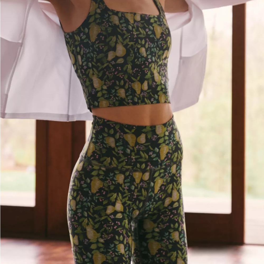 Beyond Yoga Softmark Square Neck Crop Tank with matching biker shorts. Size S